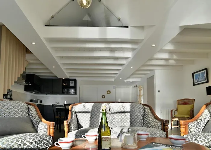 Lostra 2 - Appartement Avec Mezzanine, Front De Mer A Cancale Sur Le Port De La Houle